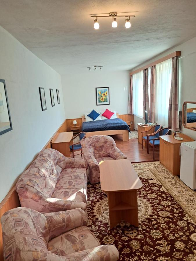 Hasicsky Hotel Pribyslav Exterior photo