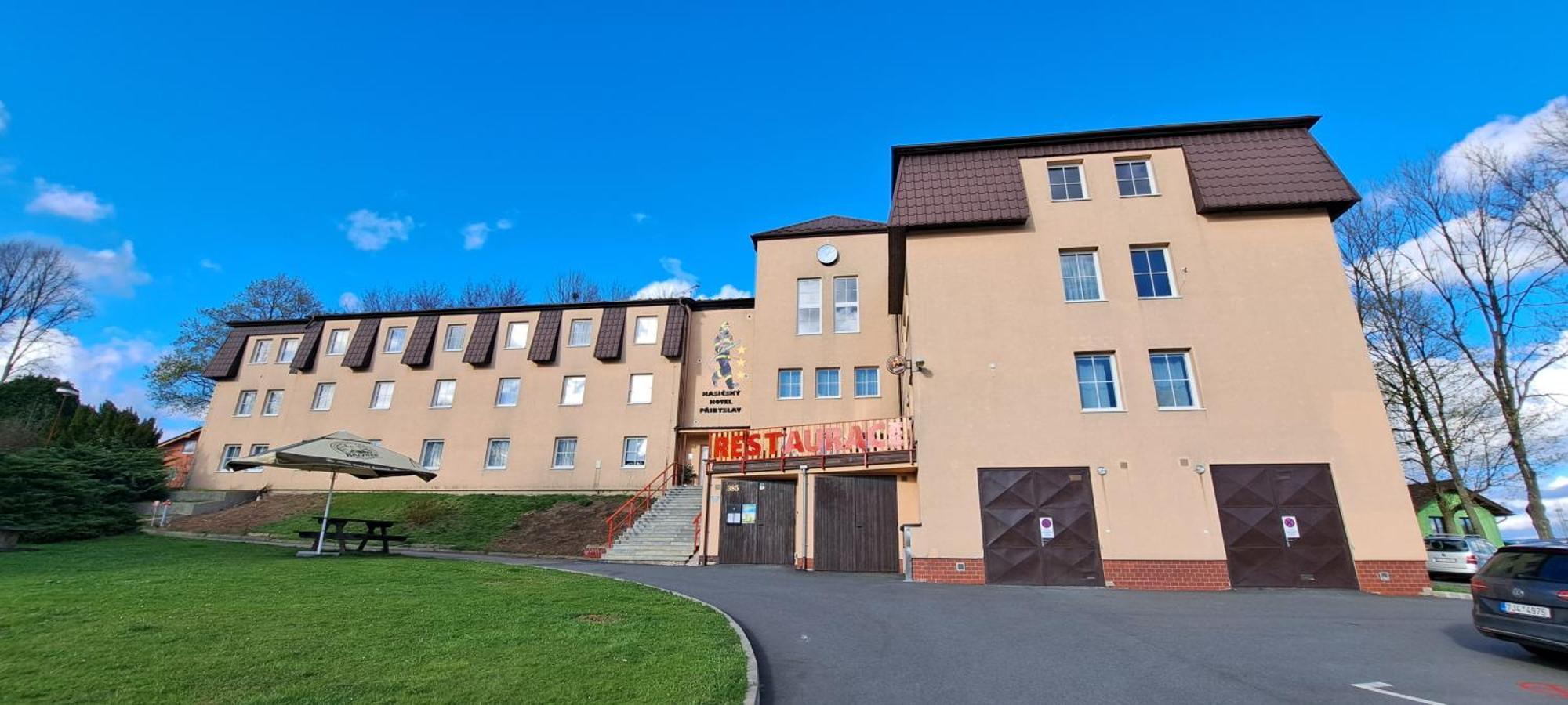 Hasicsky Hotel Pribyslav Exterior photo